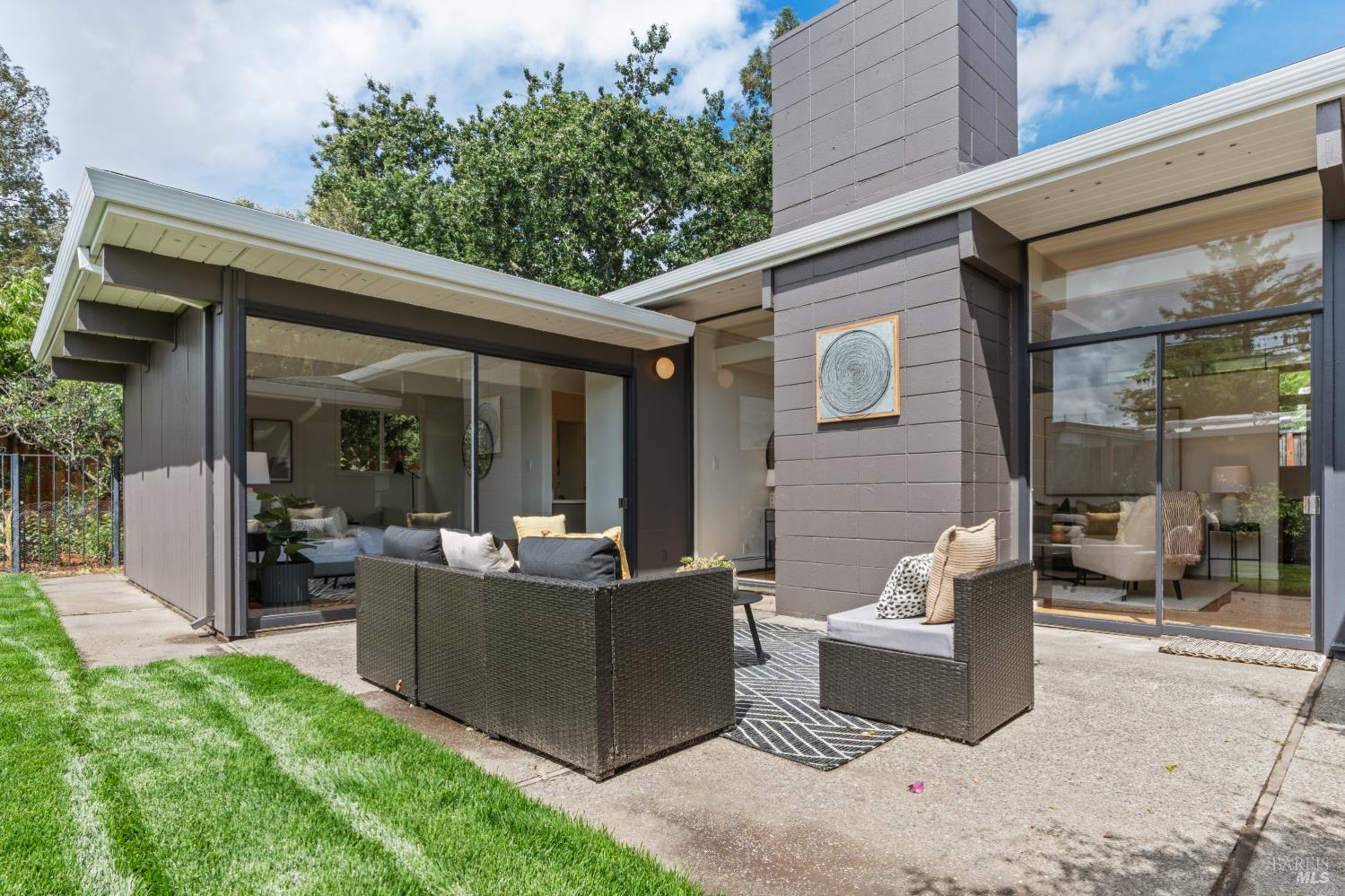 643 Wakerobin Lane