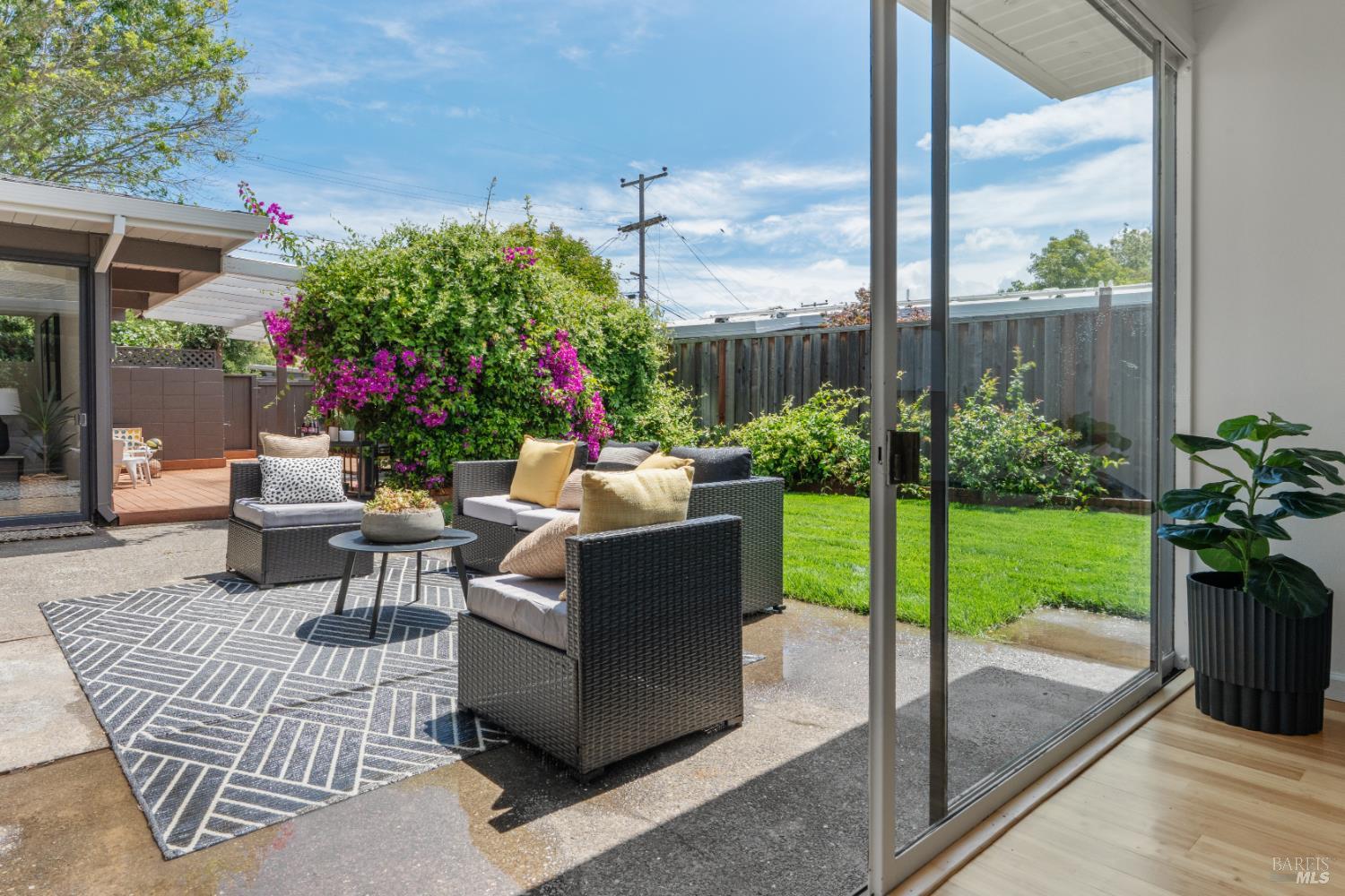 643 Wakerobin Lane