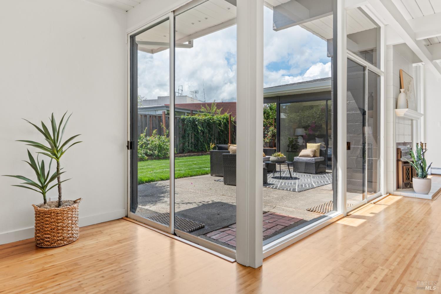 643 Wakerobin Lane