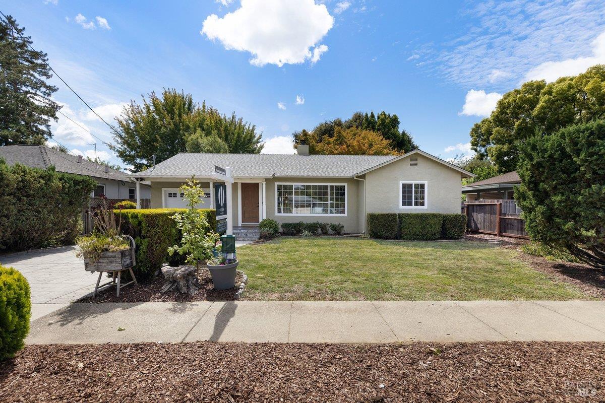 789 Clausing Avenue