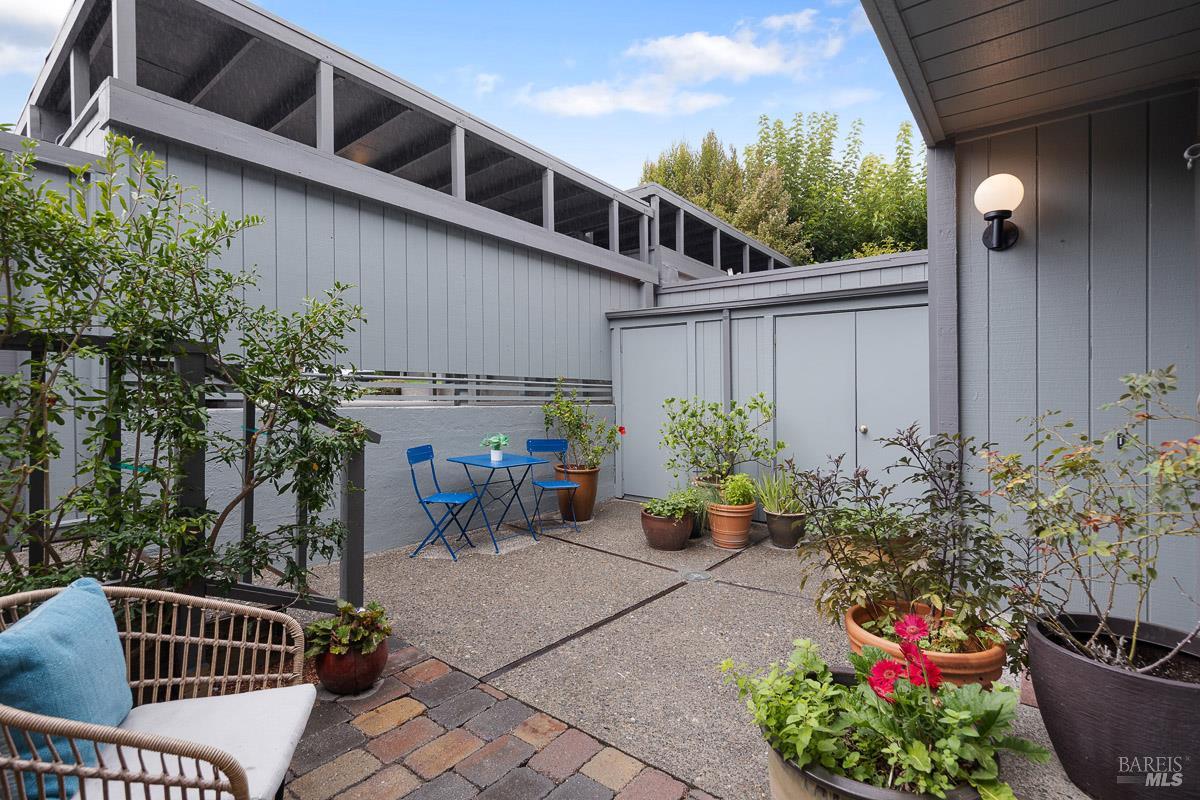 203 Sylvia Way