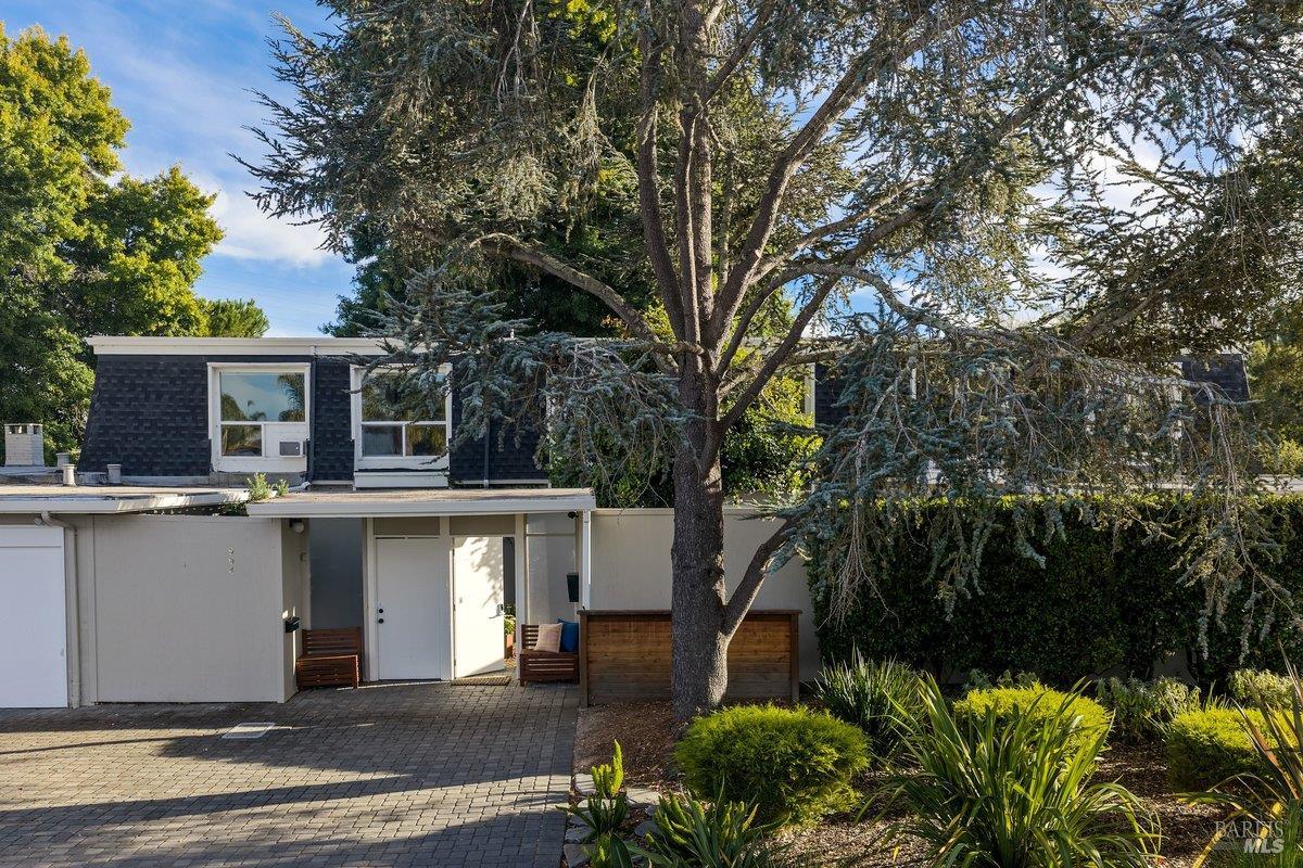 902 Bel Marin Keys Boulevard