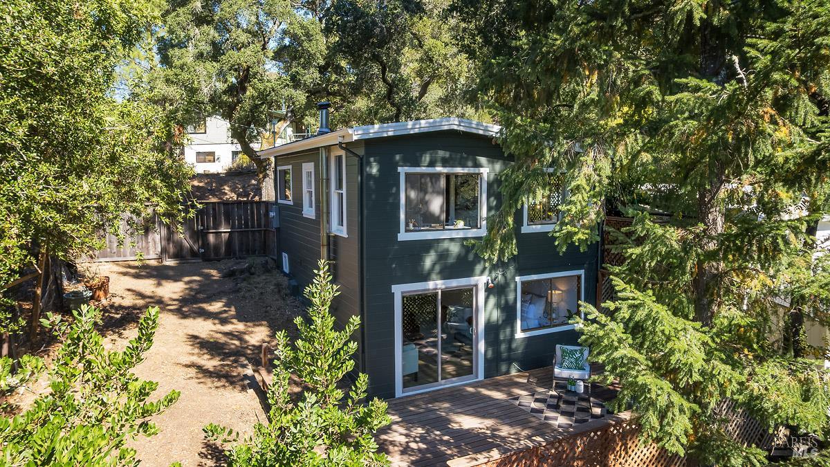 10 Cortez Avenue