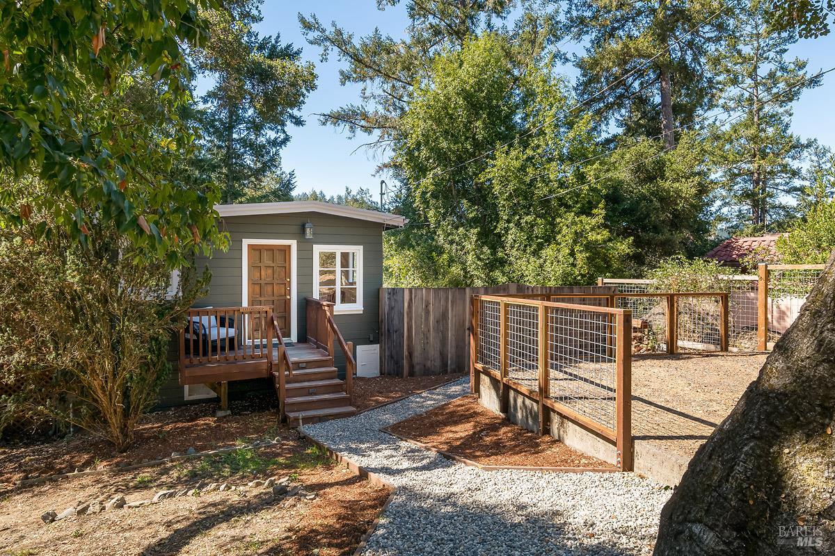 10 Cortez Avenue