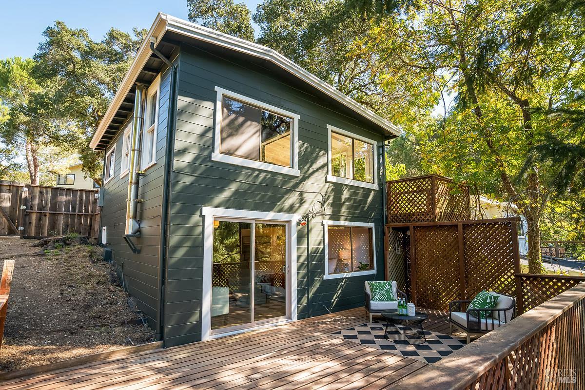 10 Cortez Avenue