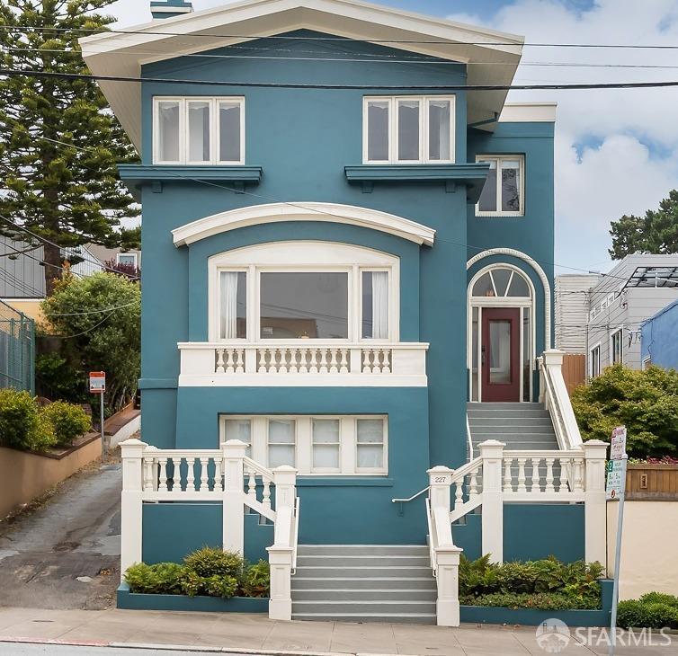 227 Lawton St