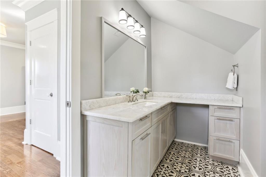 7452 ST CHARLES Avenue