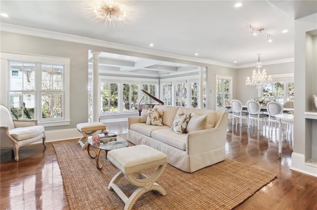 7452 ST CHARLES Avenue