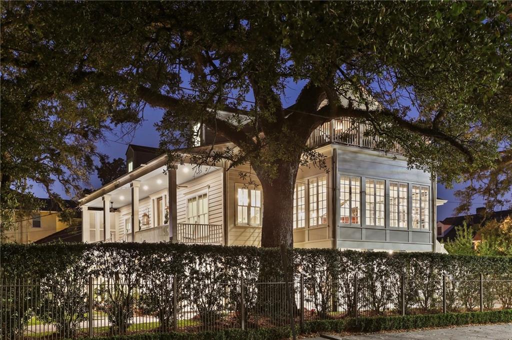 7452 ST CHARLES Avenue