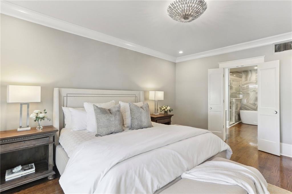 7452 ST CHARLES Avenue