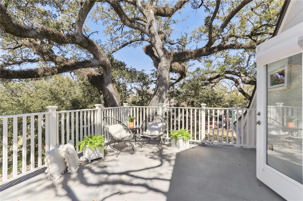 7452 ST CHARLES Avenue