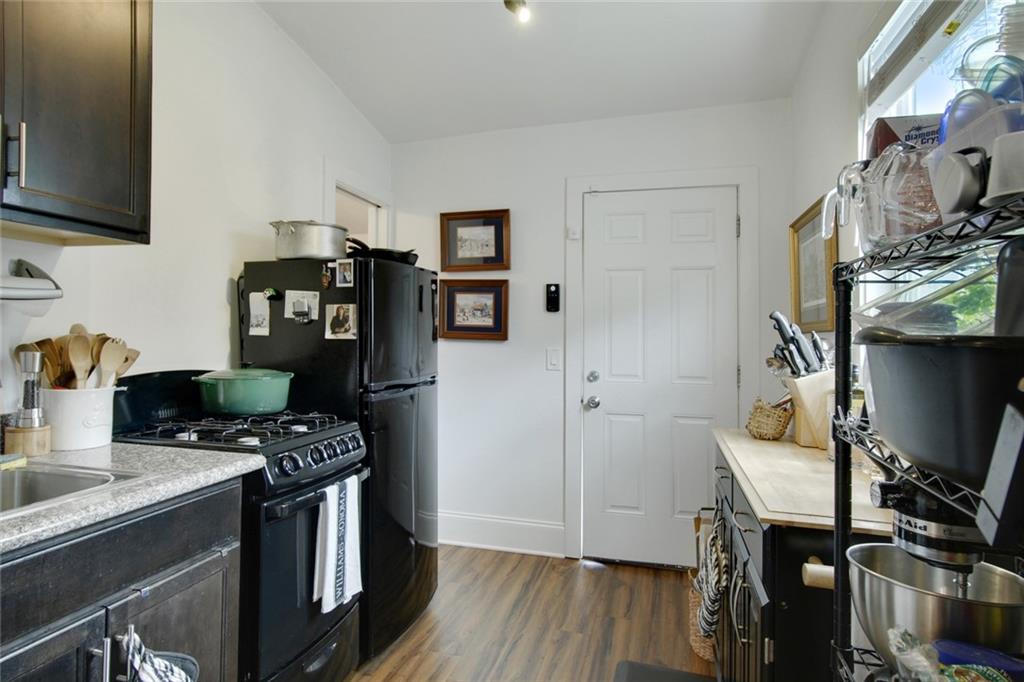 4831 COLISEUM Street B