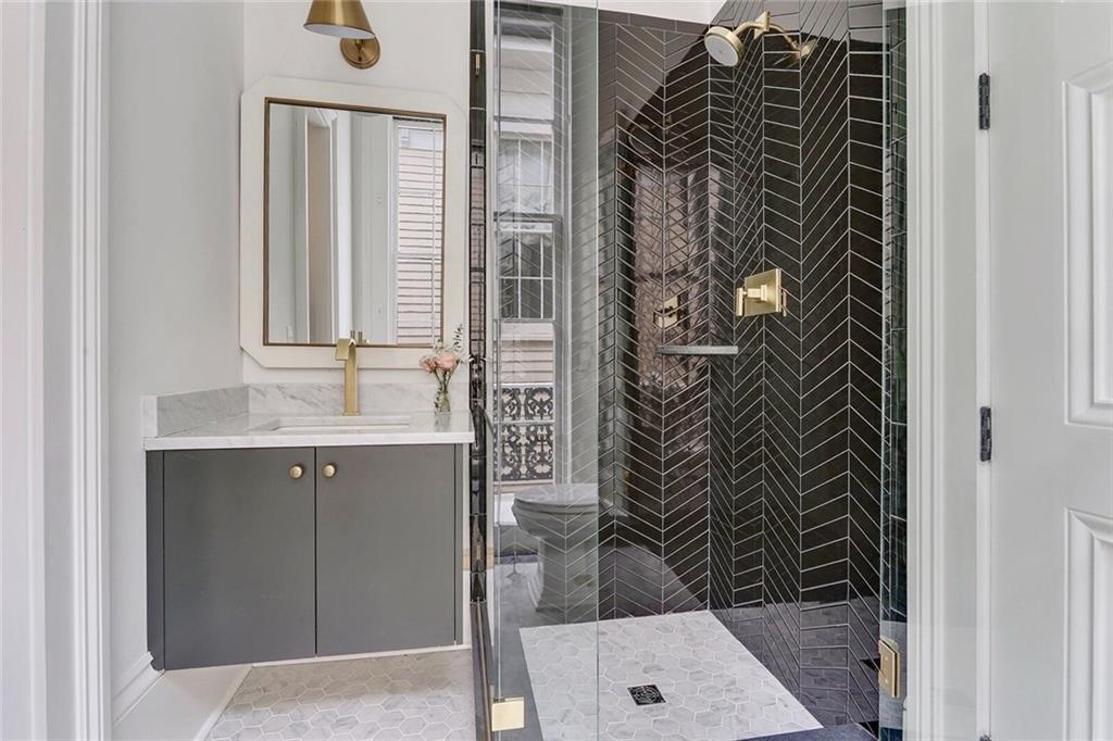 628 ESPLANADE Avenue A2