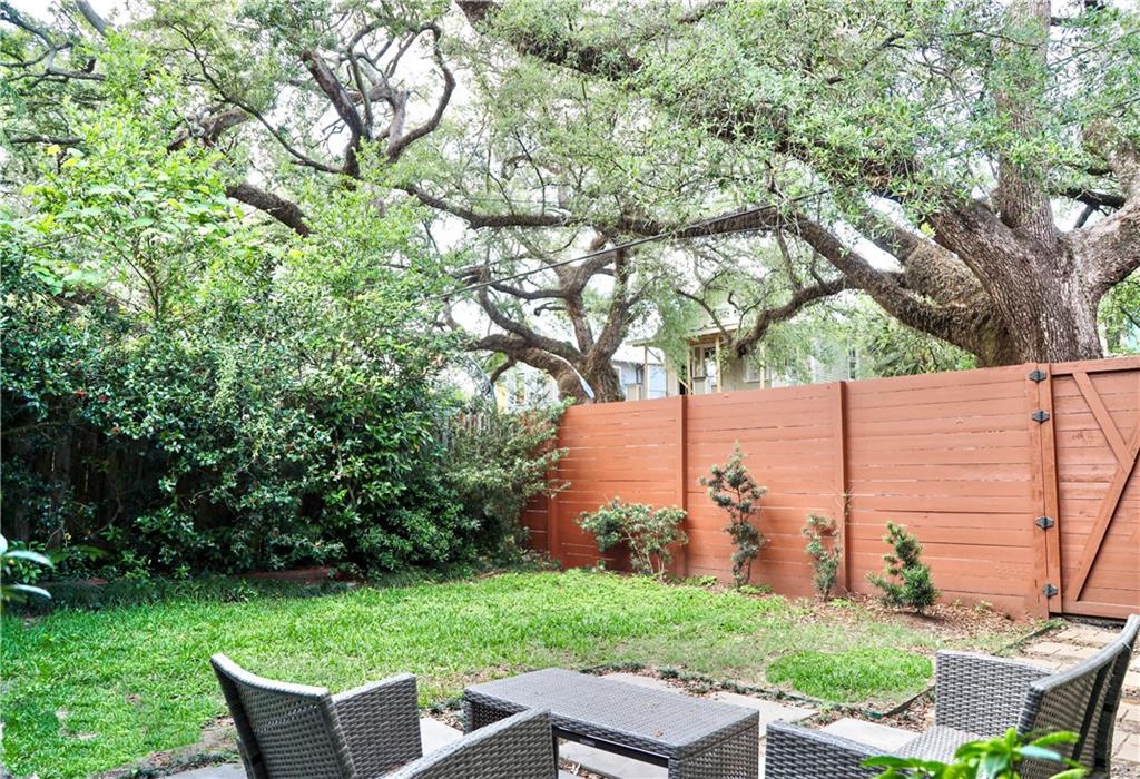 7900 WILLOW Street 7900