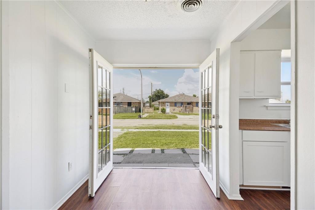 6904 ROSEBANK Drive A