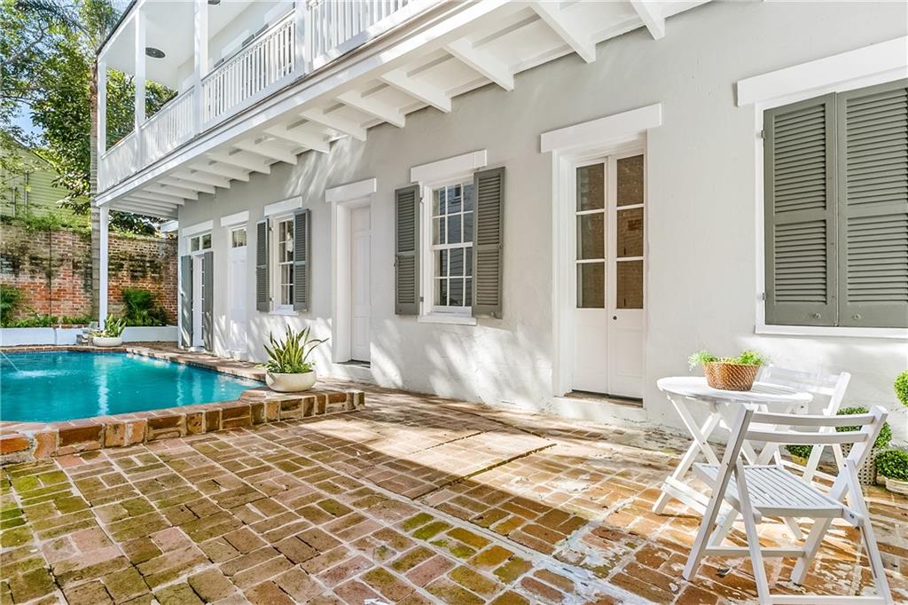 628 ESPLANADE Avenue B2