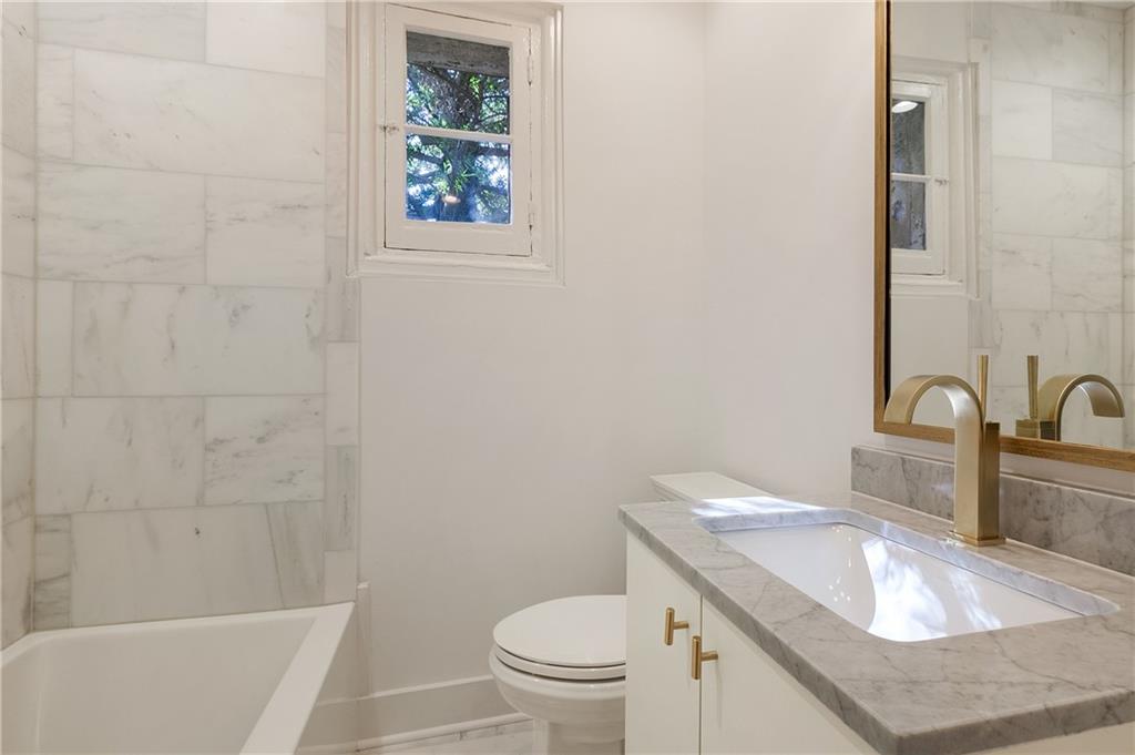 628 ESPLANADE Avenue B2