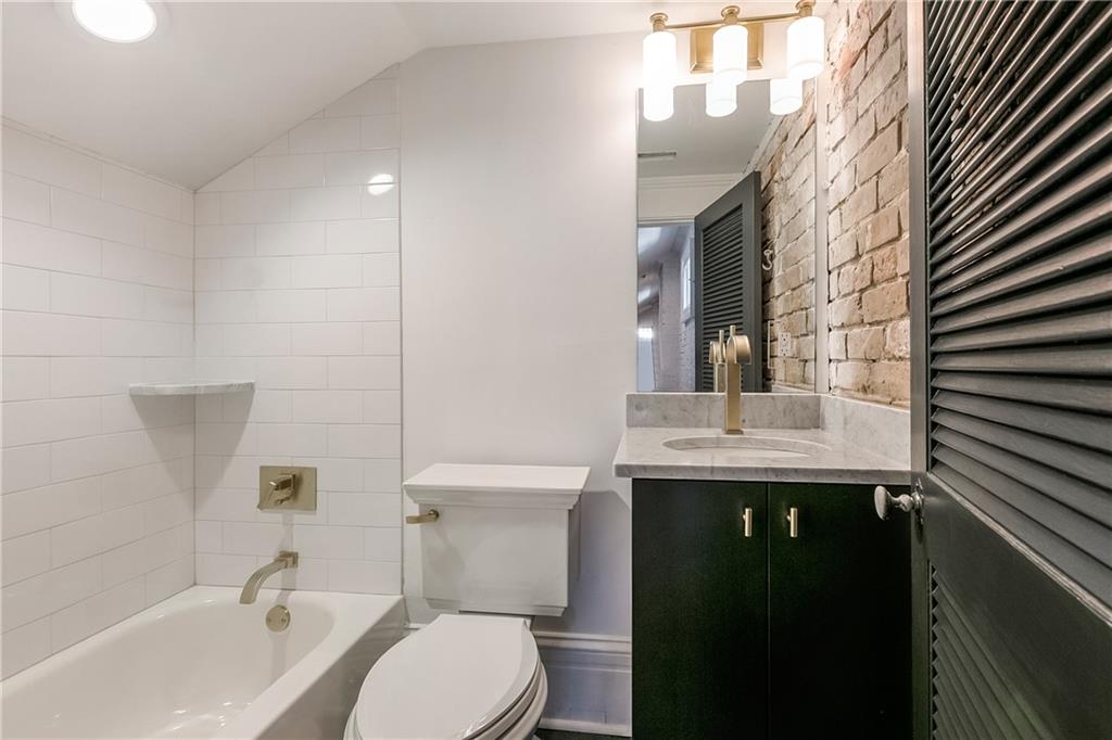 628 ESPLANADE Avenue B2