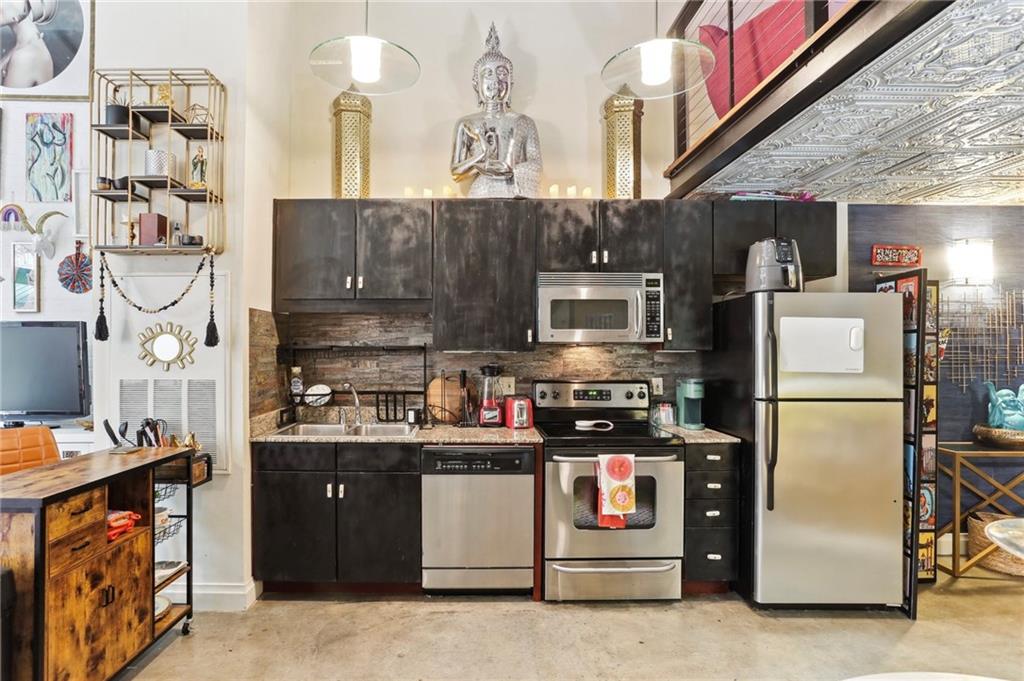 920 POEYFARRE Street 112