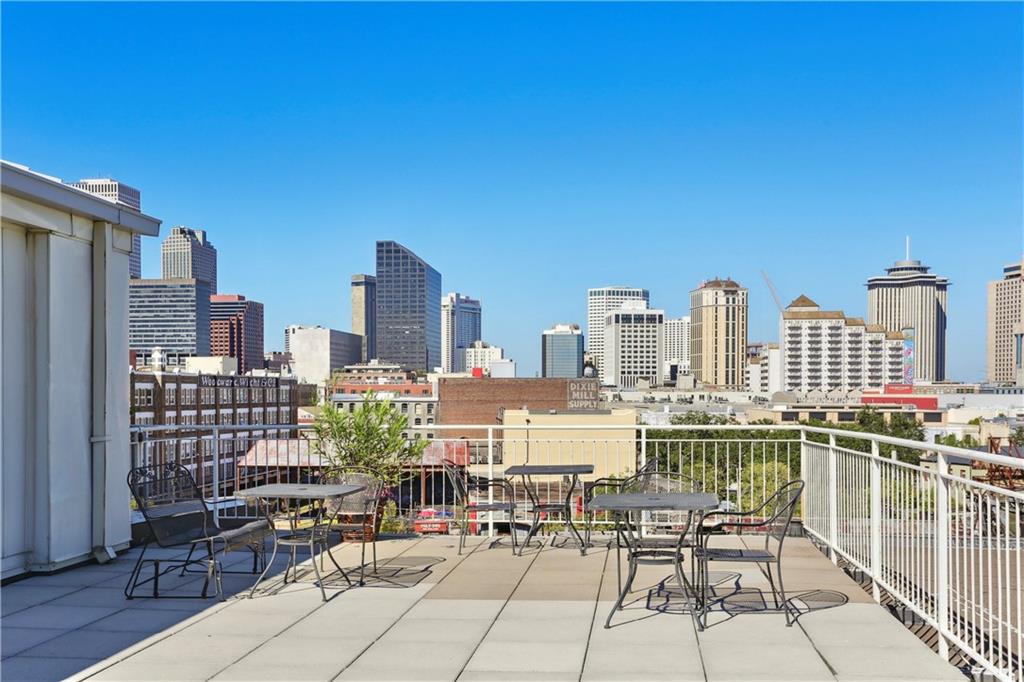 920 POEYFARRE Street 112