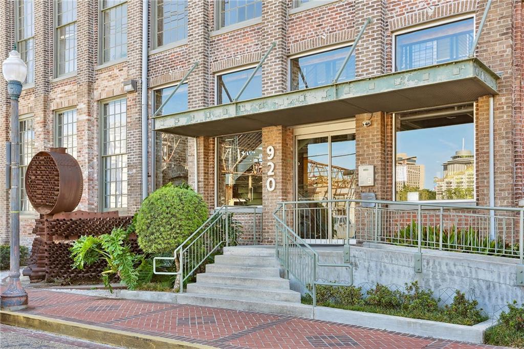 920 POEYFARRE Street 112