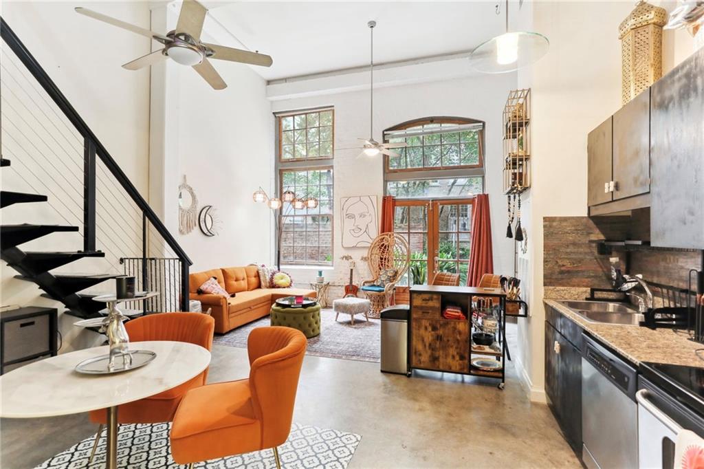 920 POEYFARRE Street 112