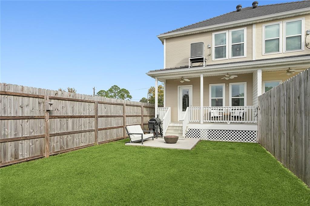 1114 CLAIBORNE Drive