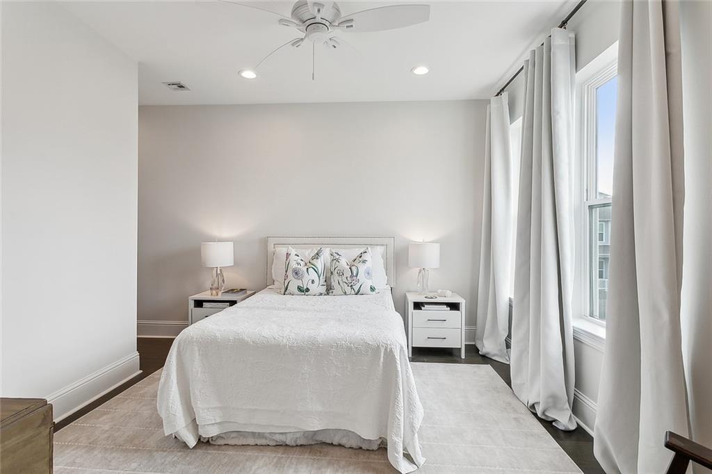 1114 CLAIBORNE Drive