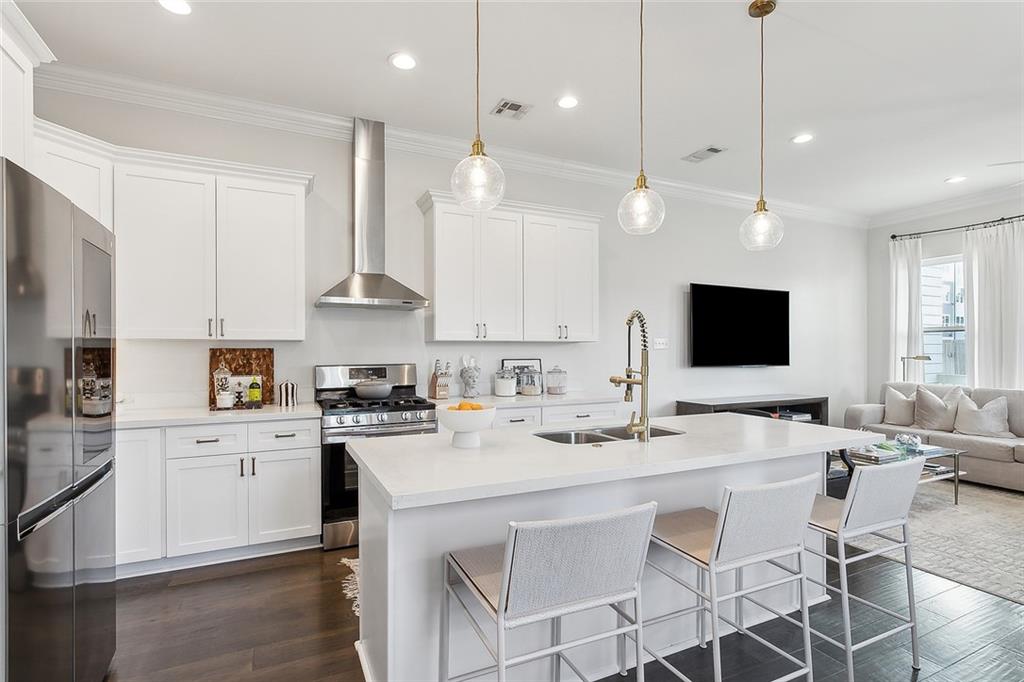 1114 CLAIBORNE Drive