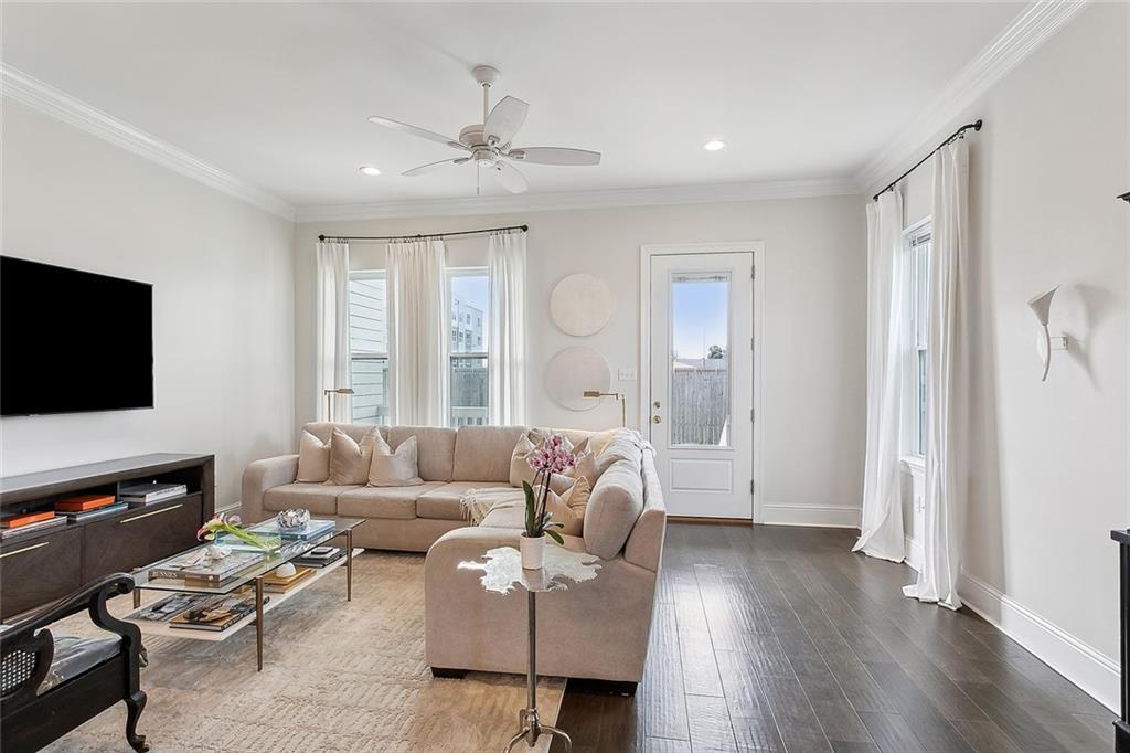 1114 CLAIBORNE Drive