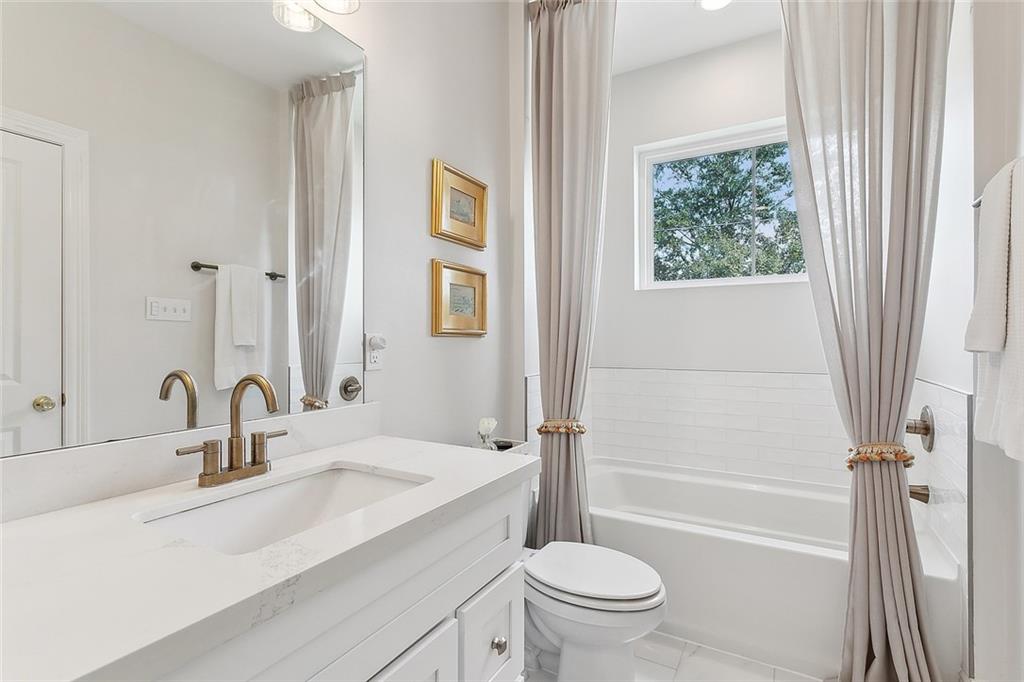 1114 CLAIBORNE Drive