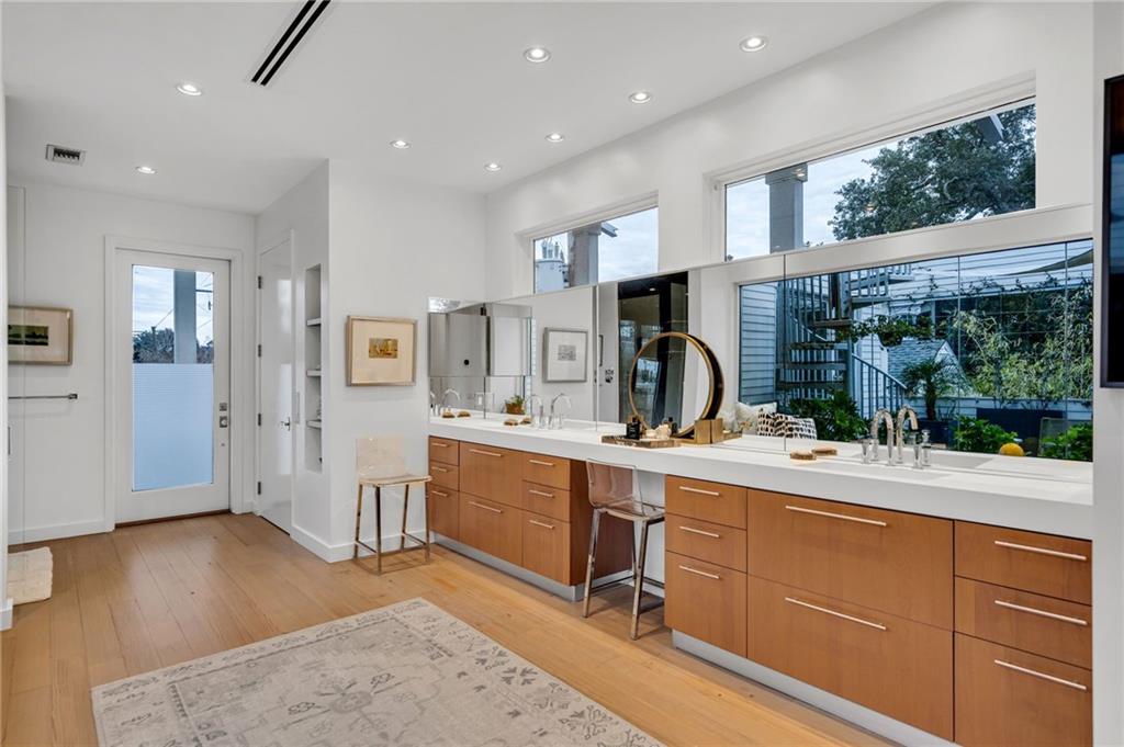 2532 CHESTNUT Street