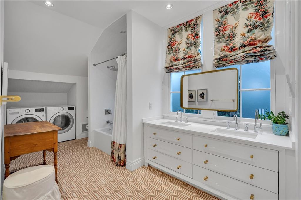 2532 CHESTNUT Street