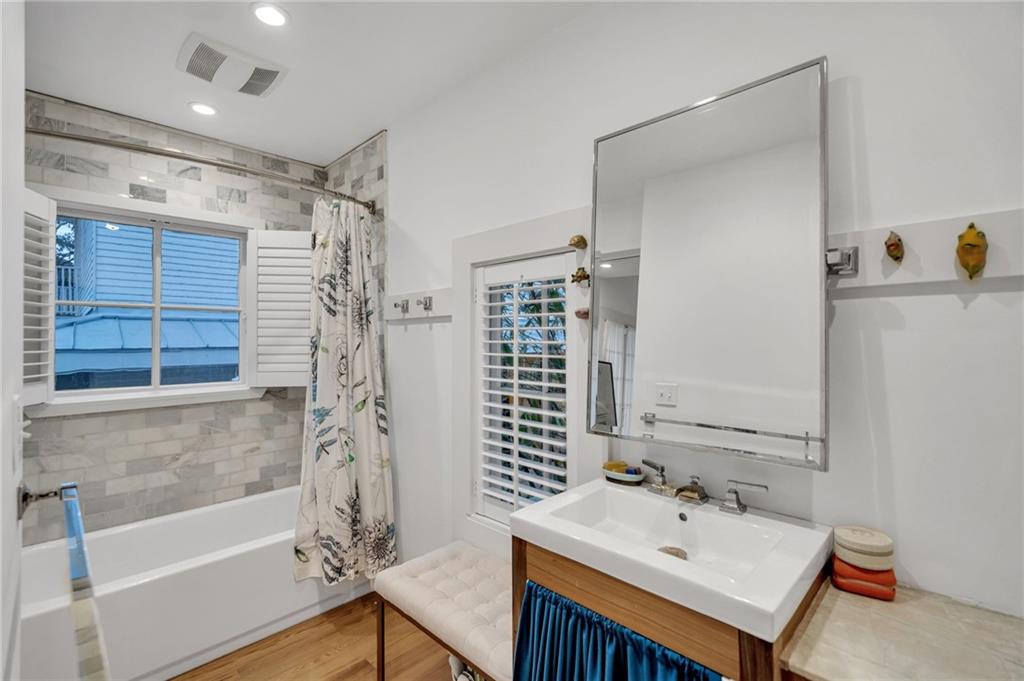 2532 CHESTNUT Street