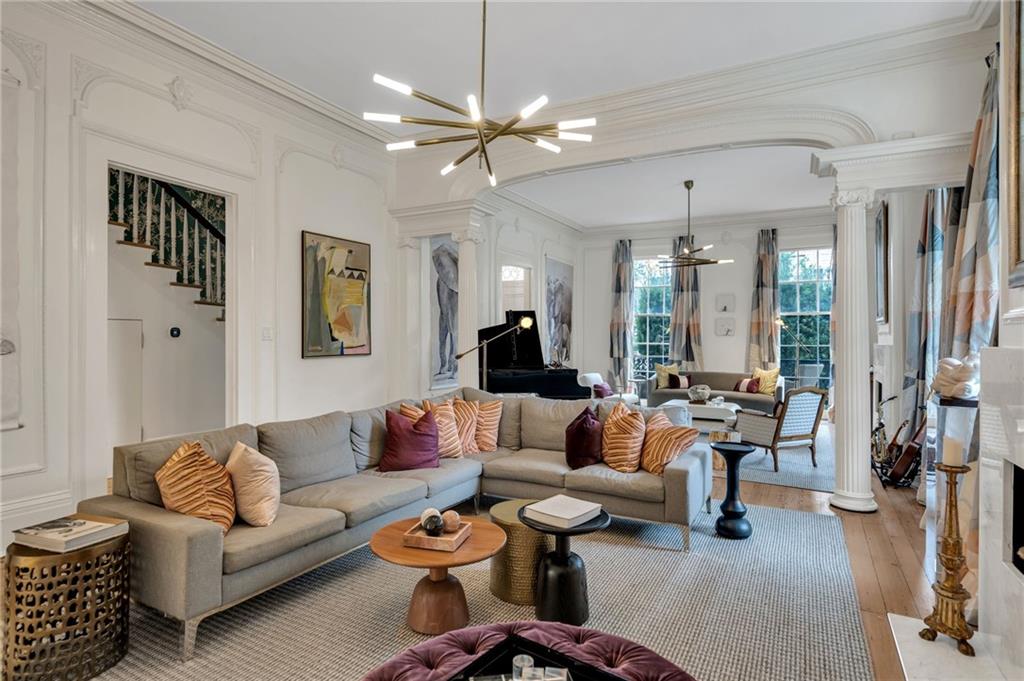 2532 CHESTNUT Street