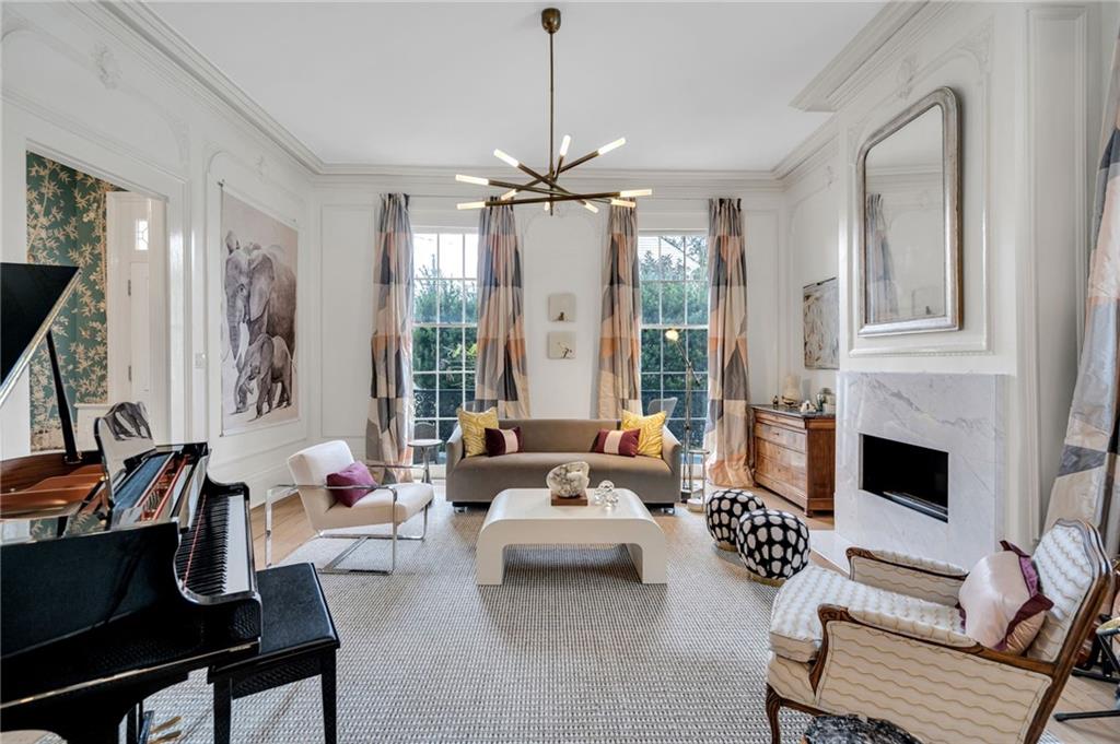 2532 CHESTNUT Street