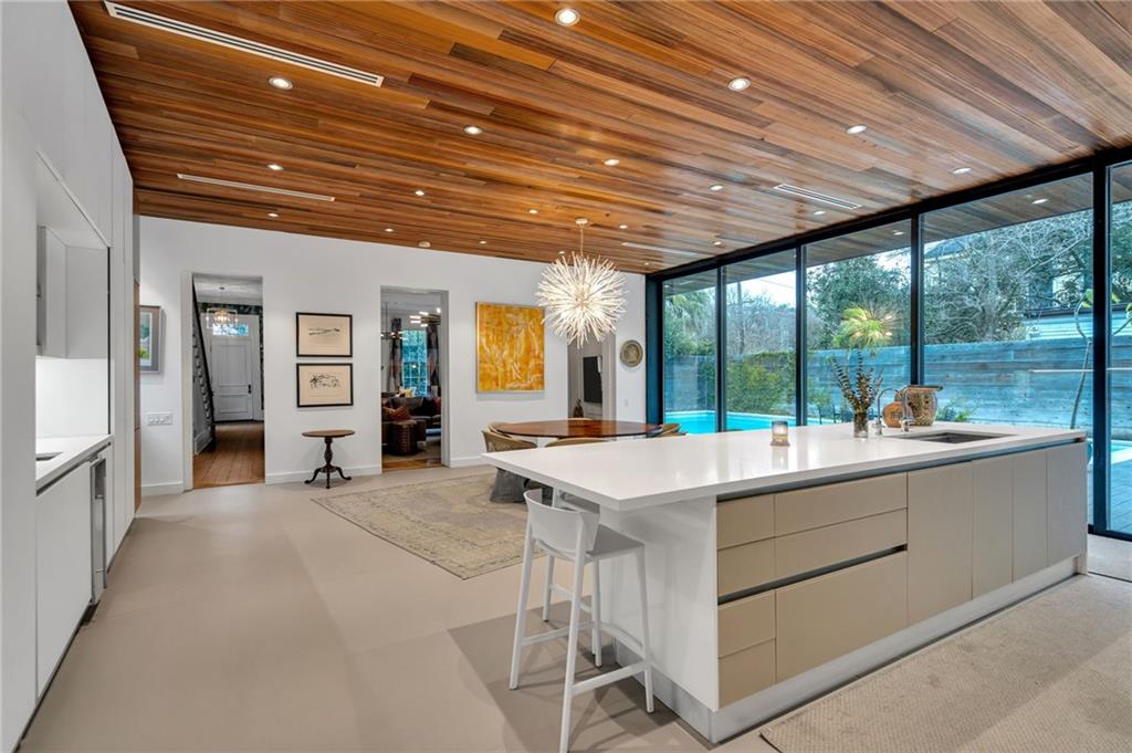 2532 CHESTNUT Street