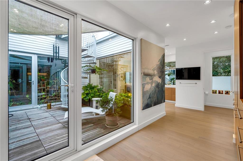 2532 CHESTNUT Street