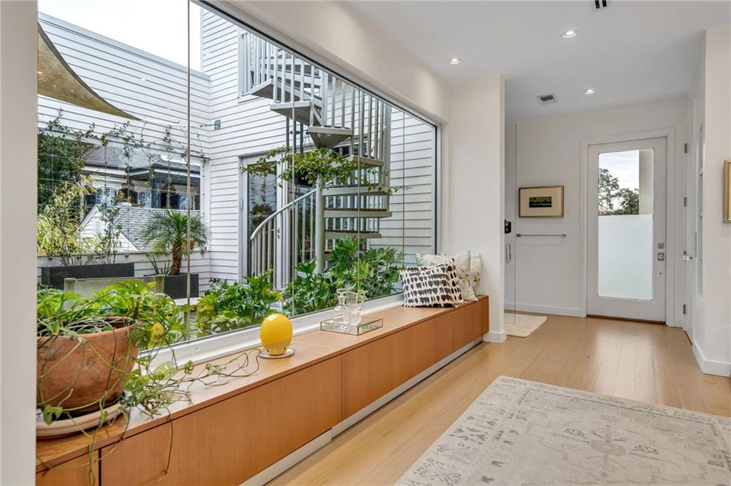 2532 CHESTNUT Street