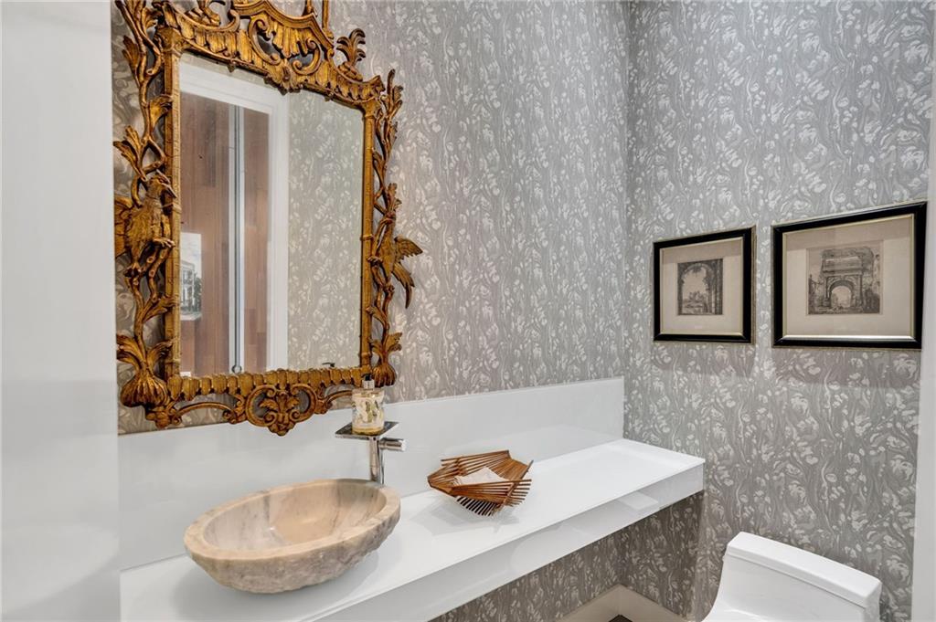 2532 CHESTNUT Street