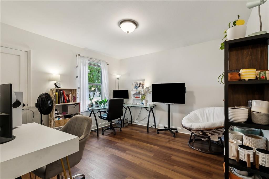 2 DAVIS Boulevard