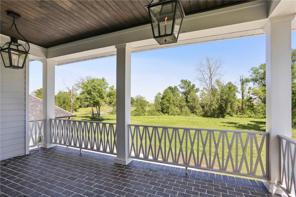 215 CYPRESS CROSSING Drive