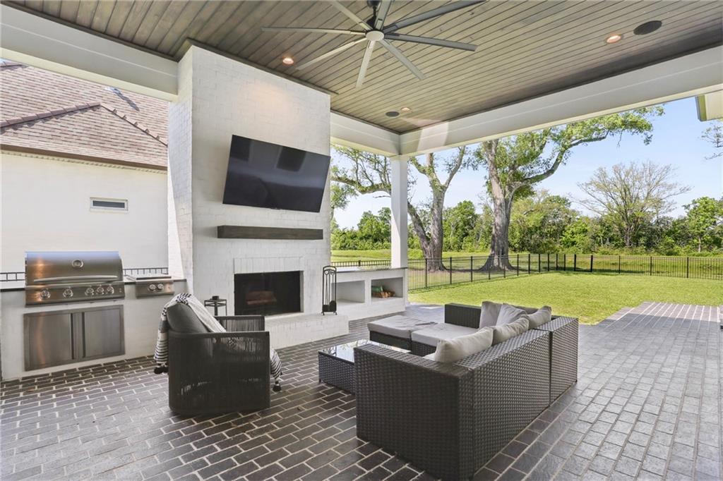 215 CYPRESS CROSSING Drive