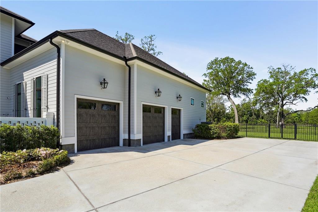 215 CYPRESS CROSSING Drive