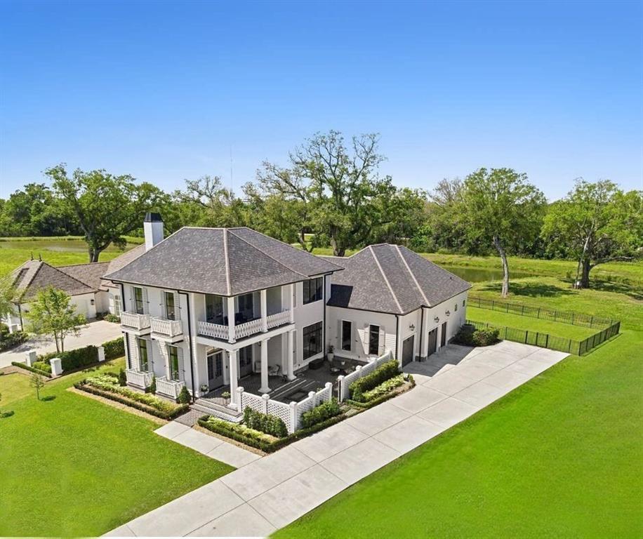 215 CYPRESS CROSSING Drive