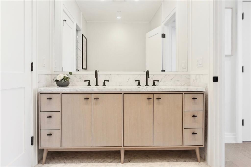 1001 JULIA Street 6D