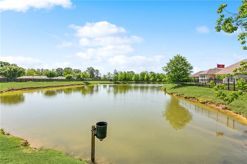 39521 RUE ROYALE None