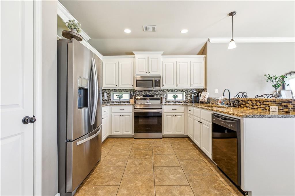 39521 RUE ROYALE None