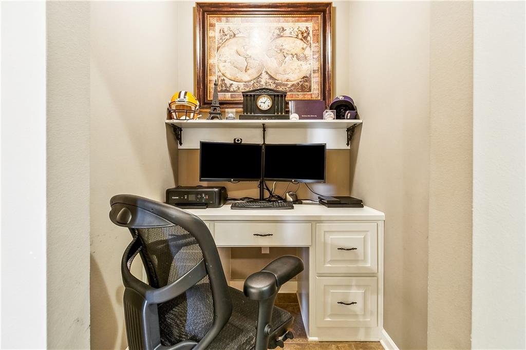 39521 RUE ROYALE None