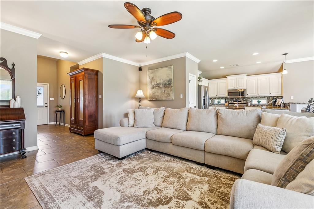 39521 RUE ROYALE None